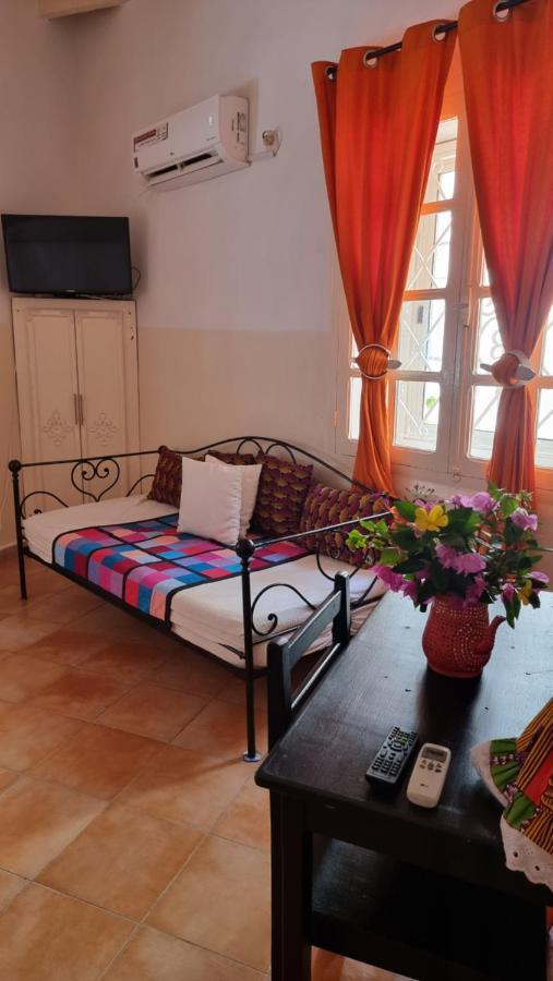 Chez Coumbis Bed & Breakfast Đảo Gorée Ngoại thất bức ảnh