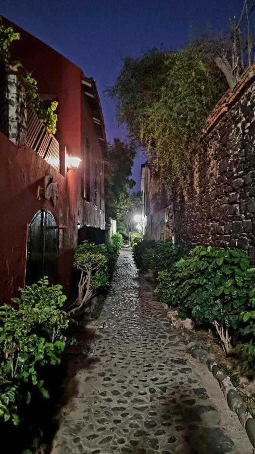 Chez Coumbis Bed & Breakfast Đảo Gorée Ngoại thất bức ảnh